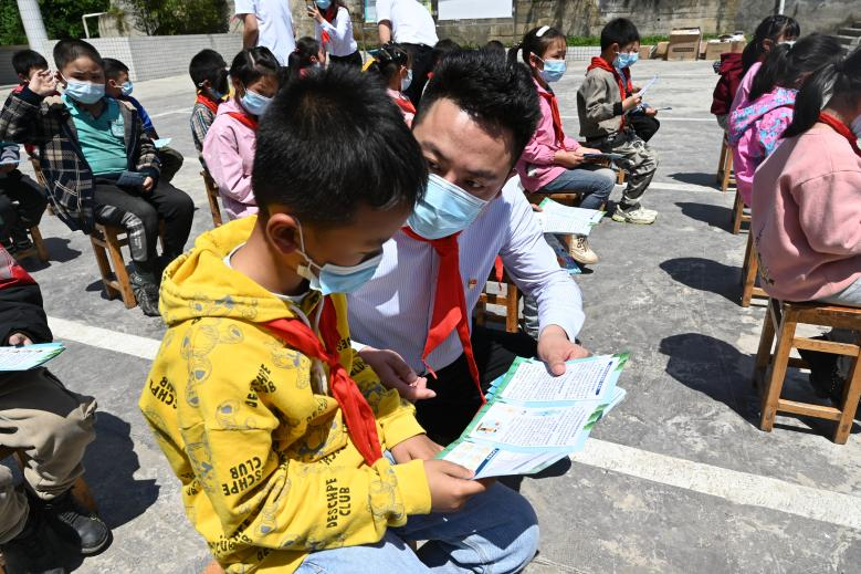 2022.5.30敘古公司團委走進枧槽苗族群英小學開展志愿服務活動2.png
